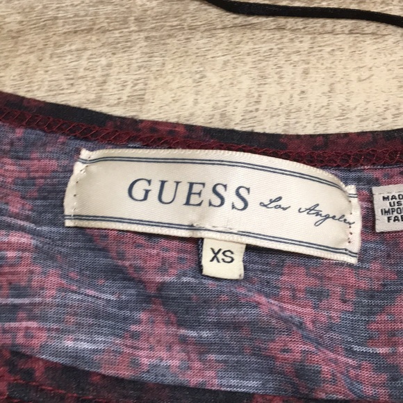 Guess - Picture 3 of 4